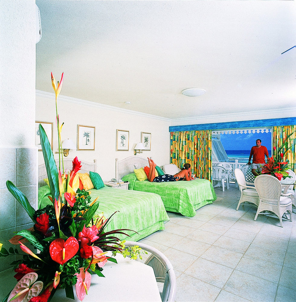 ברידג'טאון Coral Sands Beach Resort מראה חיצוני תמונה