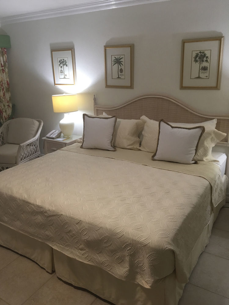 ברידג'טאון Coral Sands Beach Resort מראה חיצוני תמונה