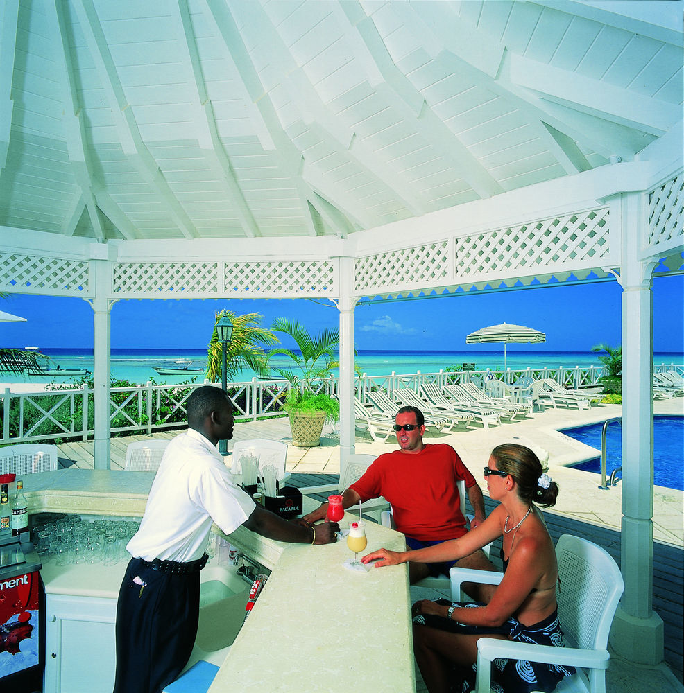 ברידג'טאון Coral Sands Beach Resort מראה חיצוני תמונה