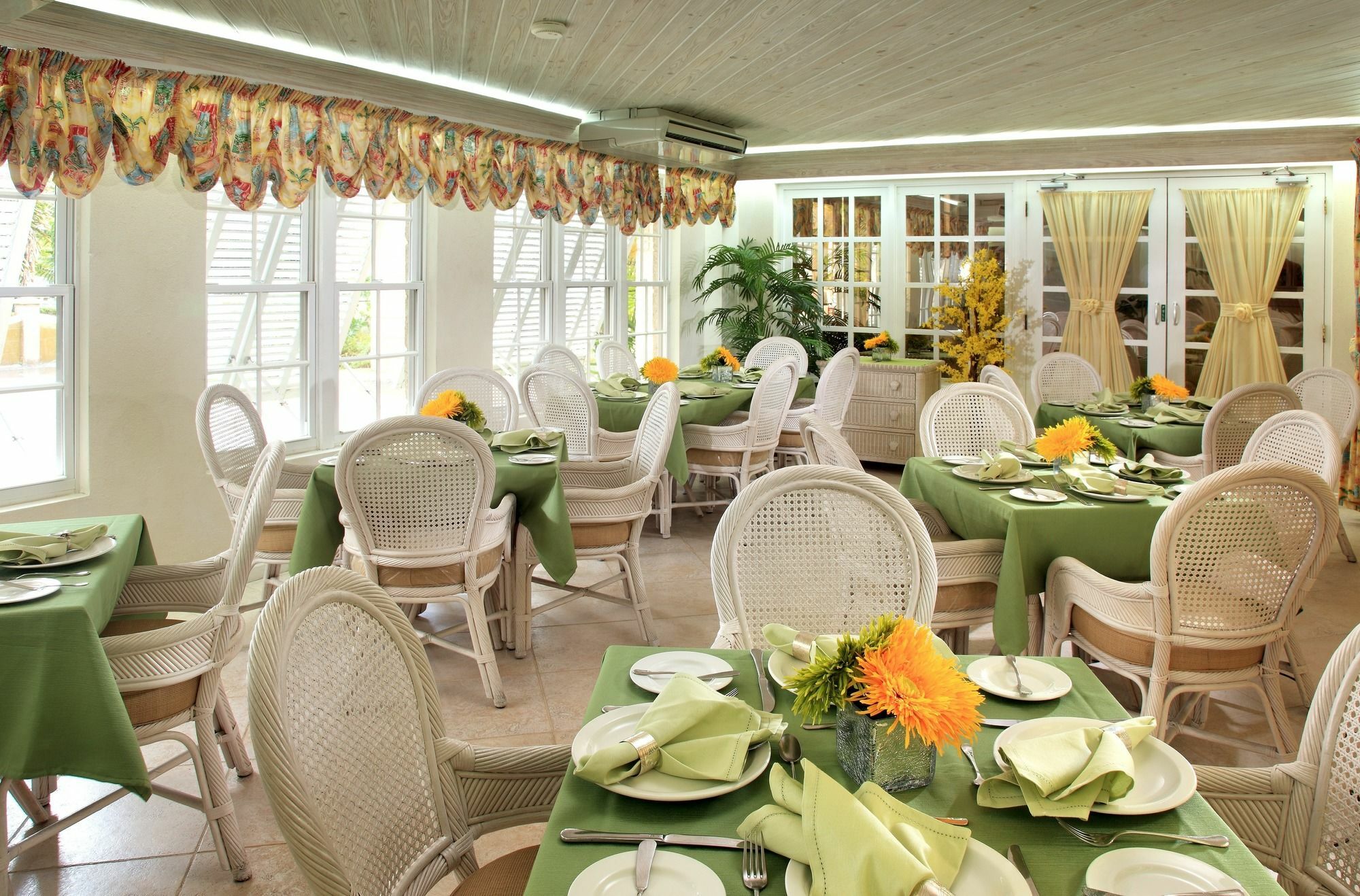 ברידג'טאון Coral Sands Beach Resort מראה חיצוני תמונה